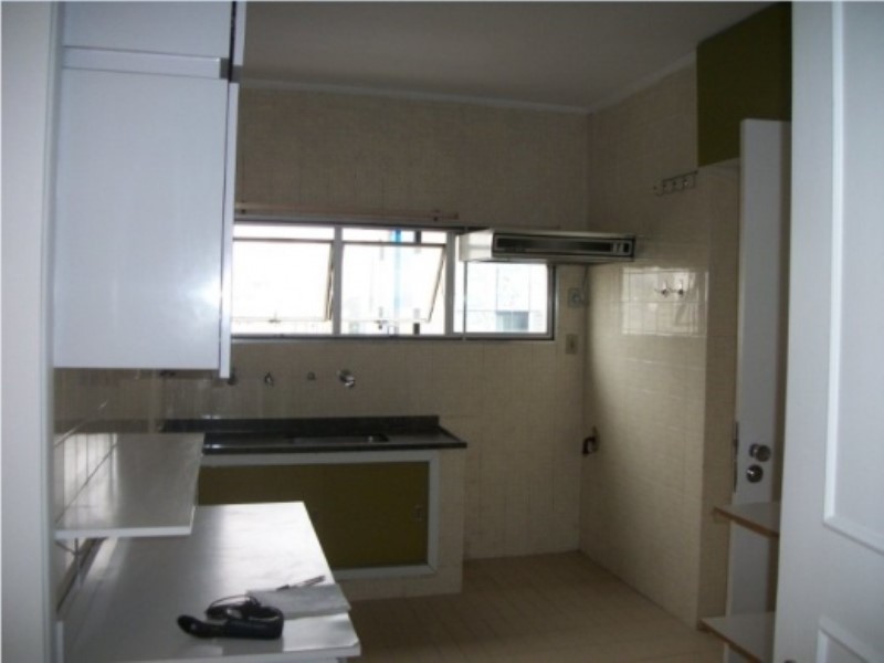 Apartamento para alugar com 3 quartos, 130m² - Foto 10