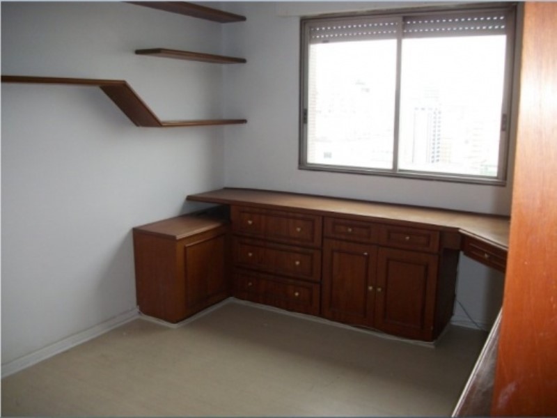 Apartamento para alugar com 3 quartos, 130m² - Foto 17