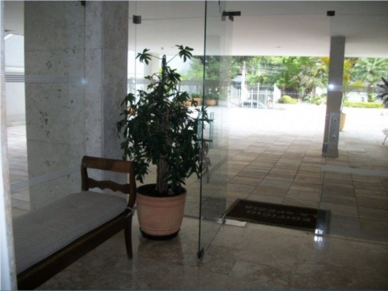 Apartamento para alugar com 2 quartos, 100m² - Foto 2