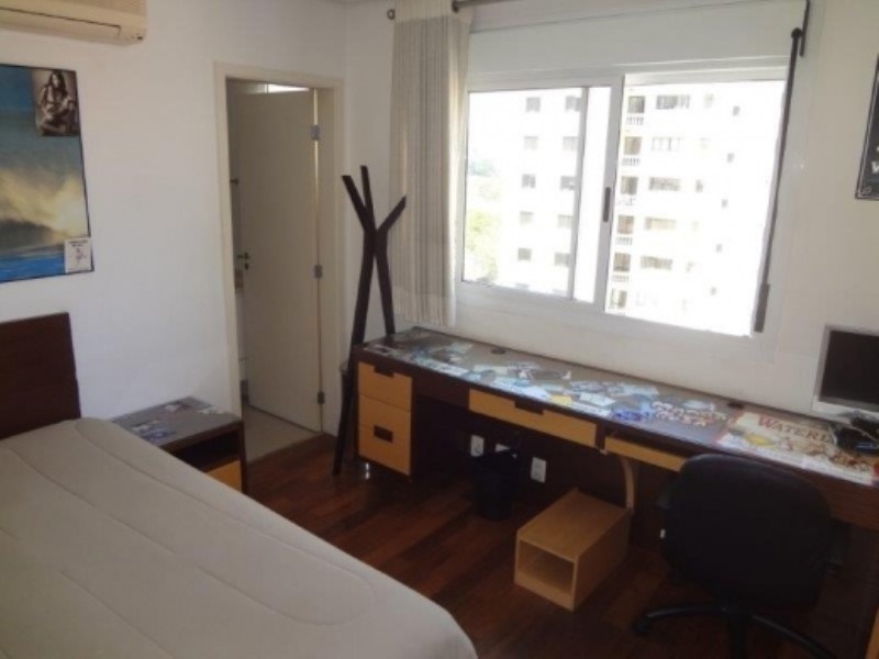 Apartamento para alugar com 3 quartos, 205m² - Foto 11