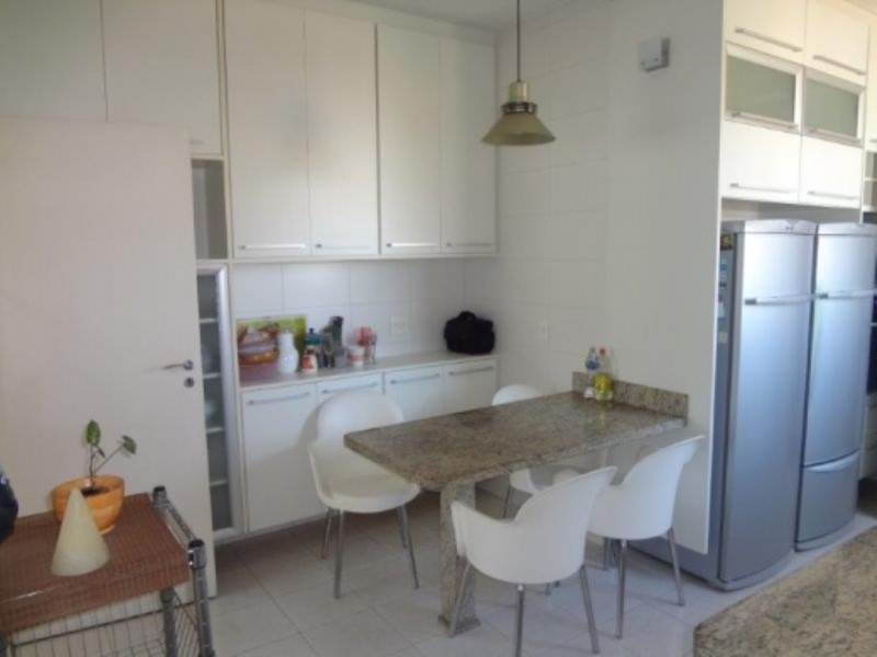 Apartamento para alugar com 3 quartos, 205m² - Foto 29