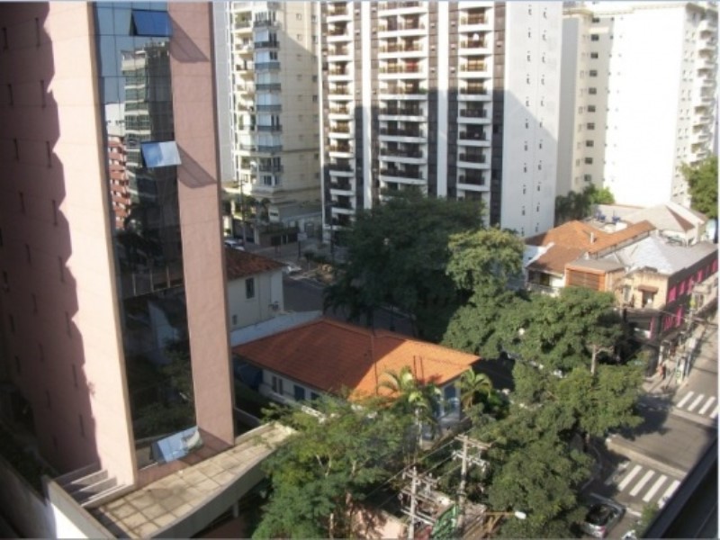 Apartamento para alugar com 3 quartos, 175m² - Foto 17