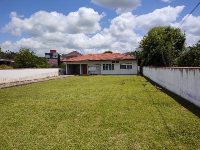 Casa à venda com 4 quartos, 130m² - Foto 1