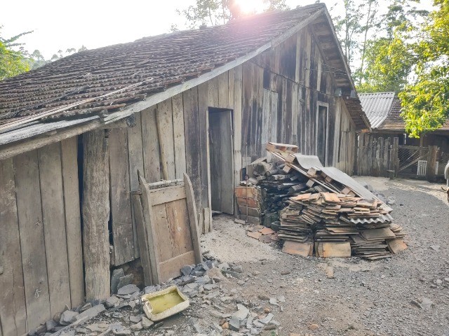 Chácara à venda com 2 quartos, 200m² - Foto 13