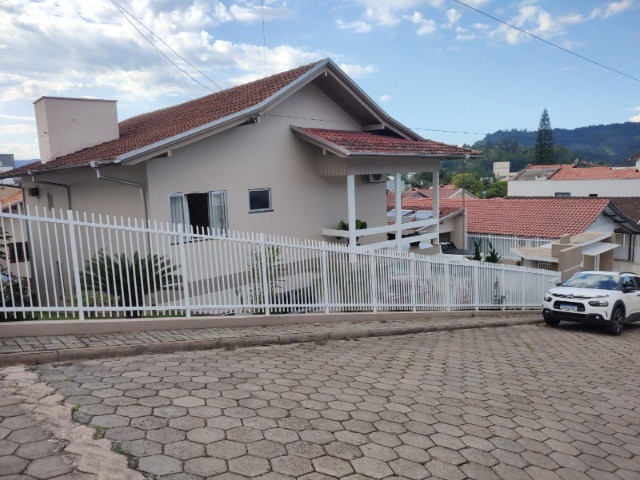 Sobrado à venda com 5 quartos, 460m² - Foto 2