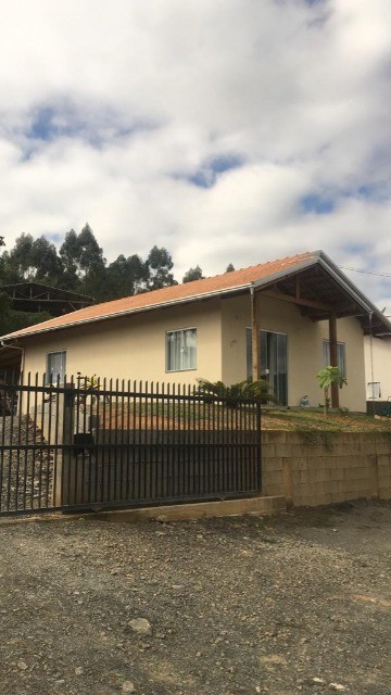 Casa à venda com 2 quartos, 100m² - Foto 2