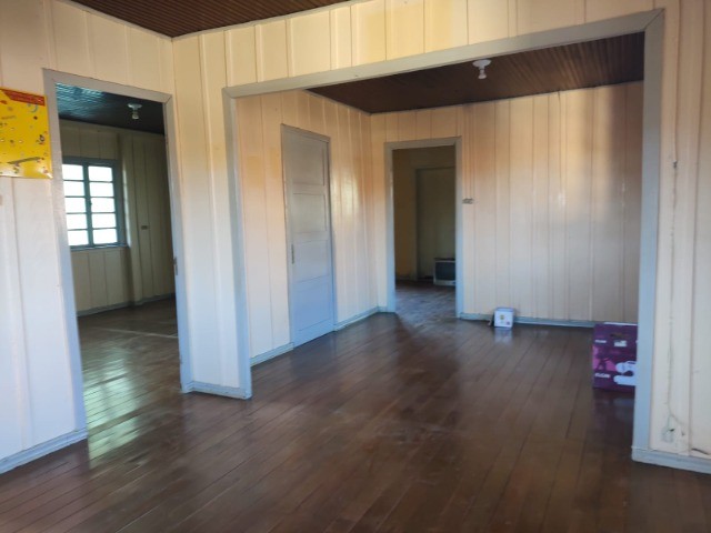 Casa à venda com 6 quartos, 200m² - Foto 25