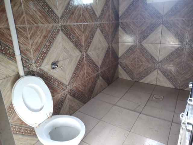 Casa à venda com 6 quartos, 200m² - Foto 2