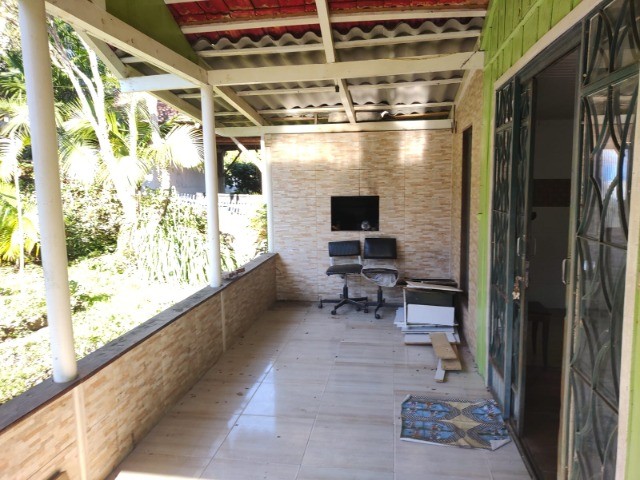 Casa à venda com 6 quartos, 200m² - Foto 3