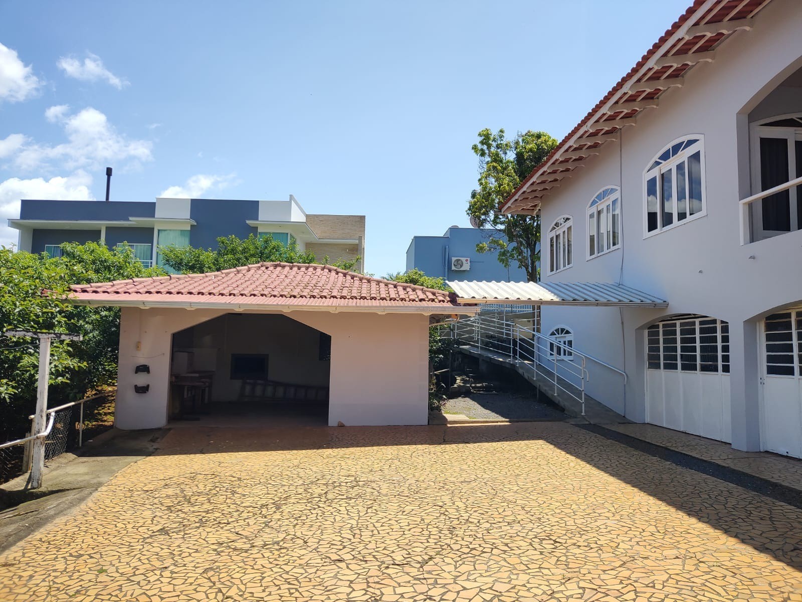 Casa à venda com 4 quartos, 330m² - Foto 8