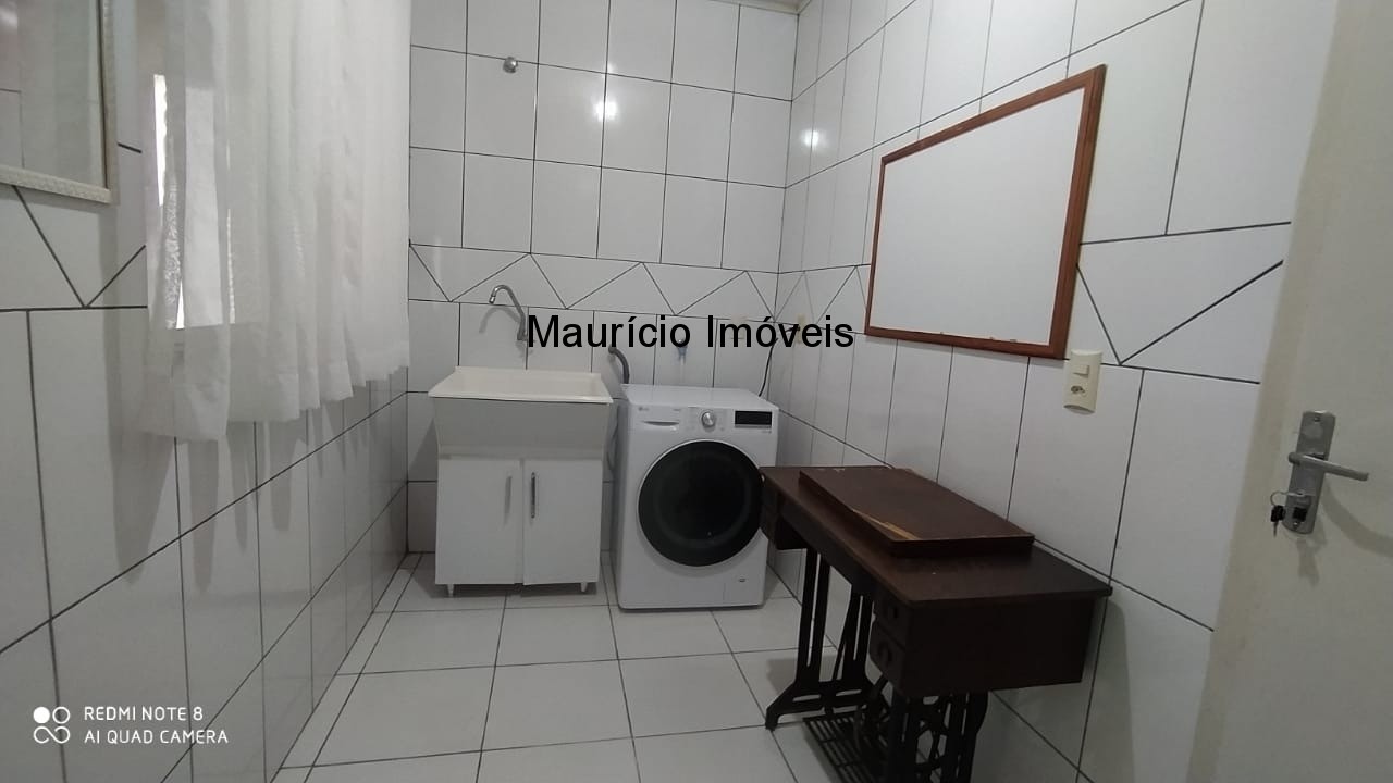 Casa à venda com 2 quartos, 120m² - Foto 2