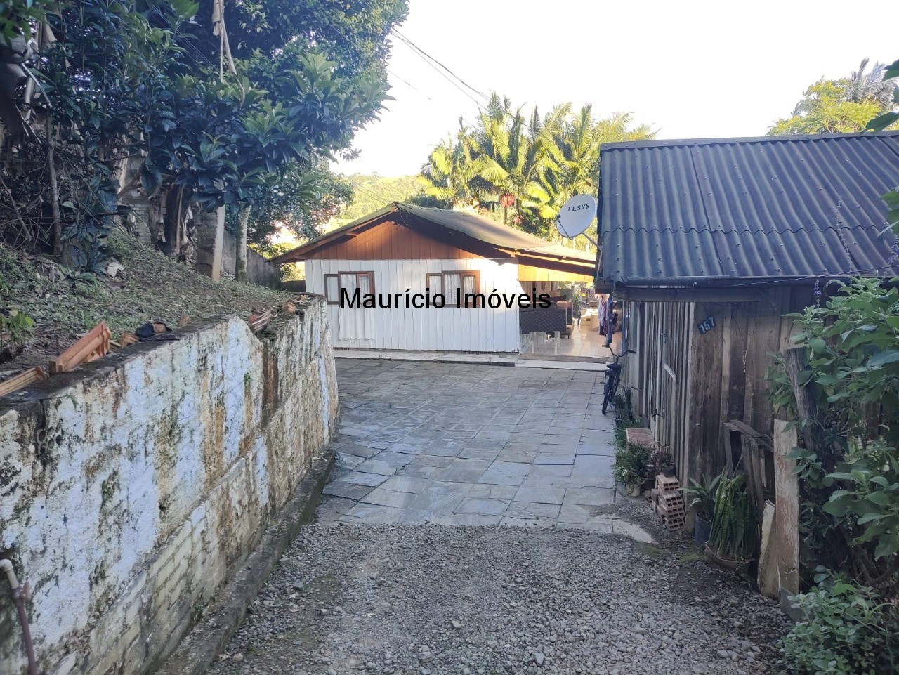 Casa à venda com 3 quartos, 100m² - Foto 2