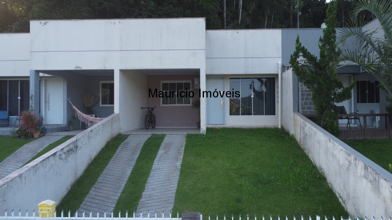 Casa à venda com 2 quartos, 146m² - Foto 1
