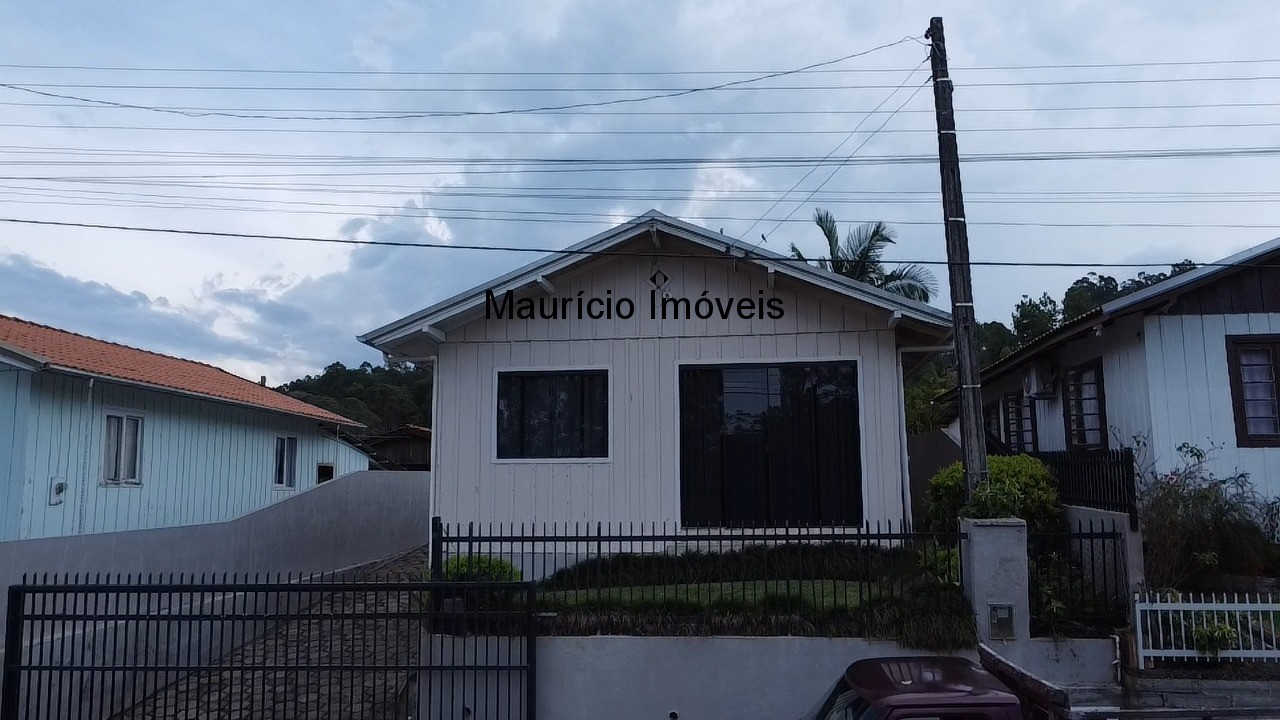 Casa à venda com 4 quartos, 1000m² - Foto 2