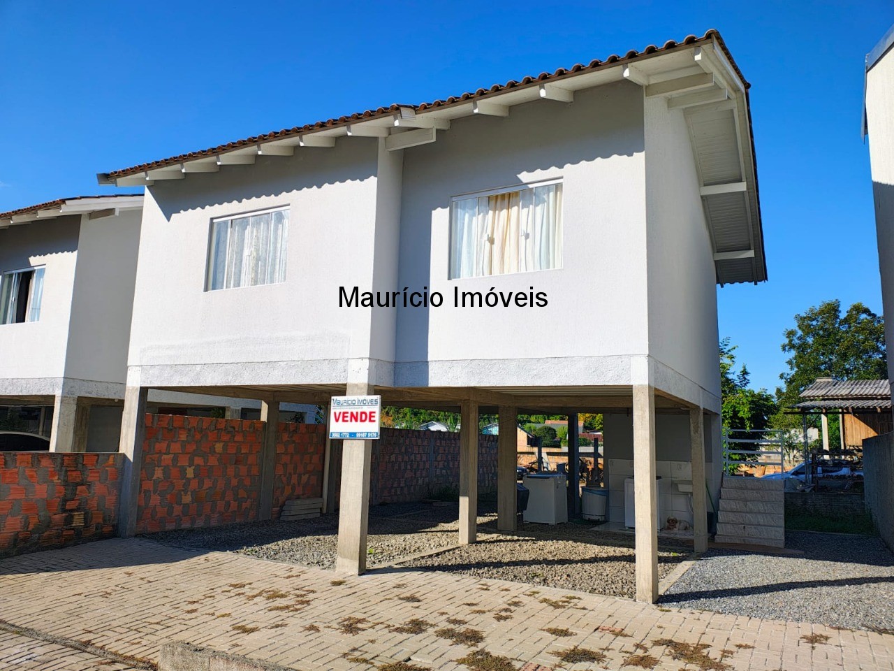 Casa à venda com 2 quartos, 200m² - Foto 1