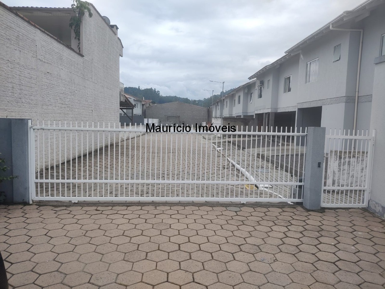 Casa à venda com 2 quartos, 200m² - Foto 13