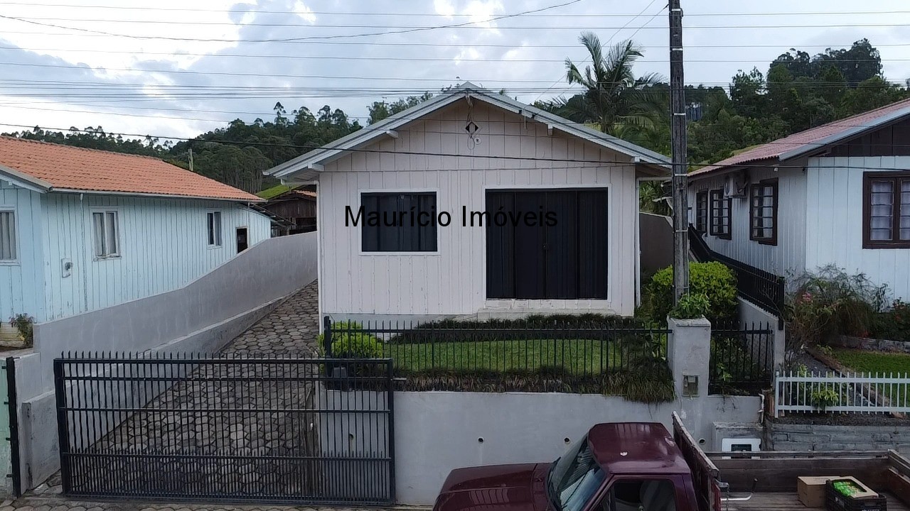 Casa à venda com 4 quartos, 1000m² - Foto 1