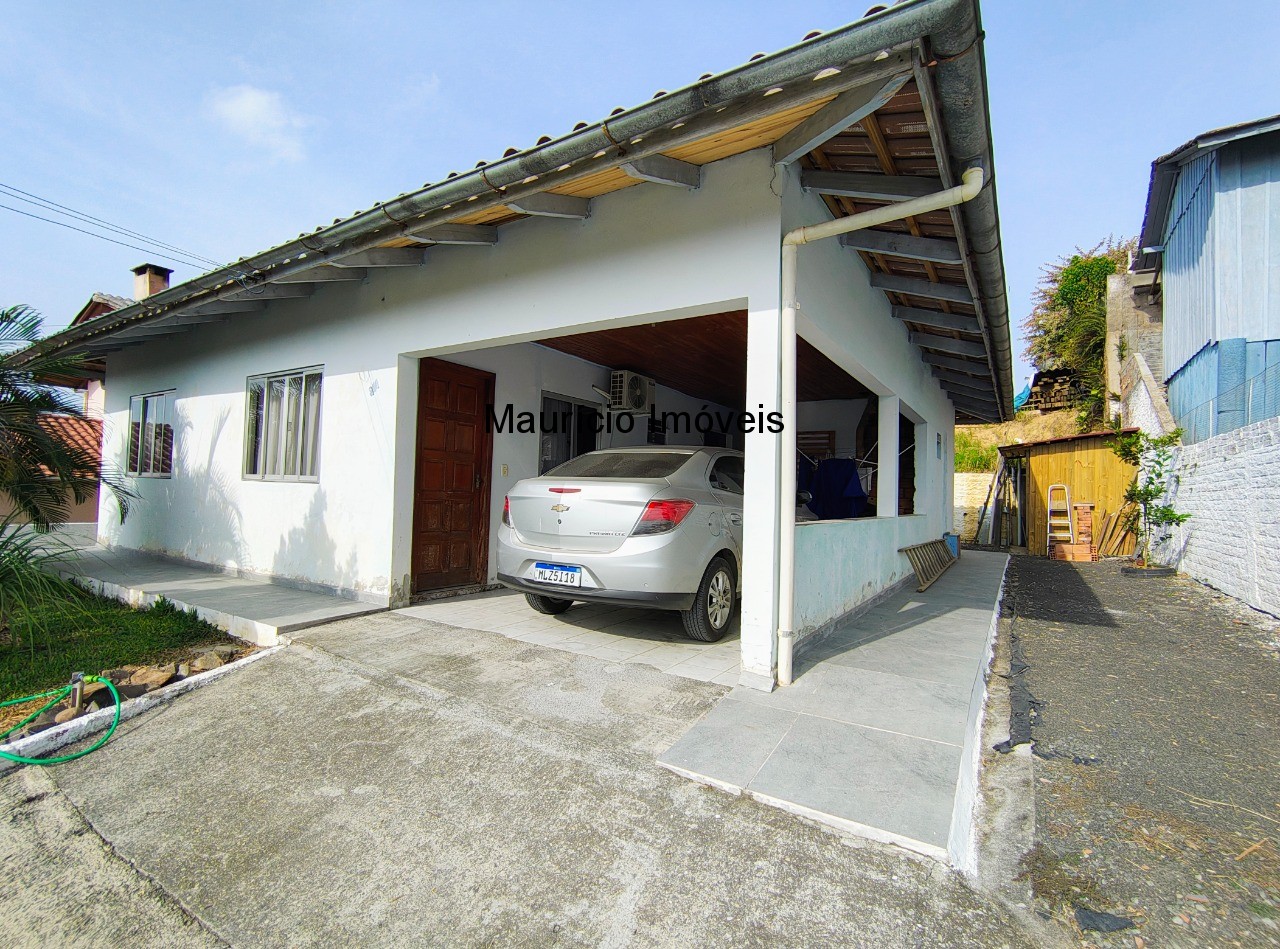Casa à venda com 3 quartos, 390m² - Foto 1