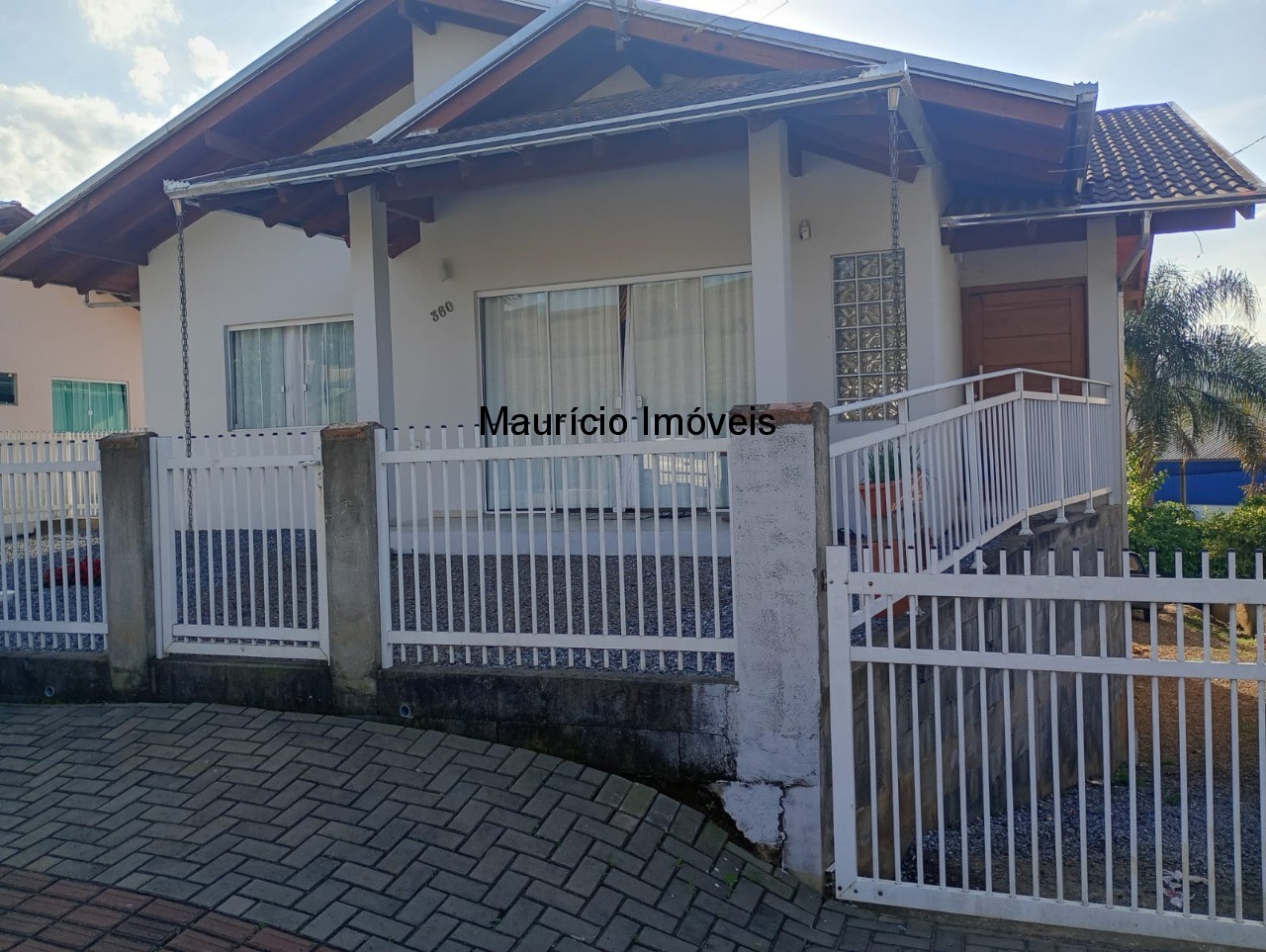 Casa, 3 quartos, 219 m² - Foto 1