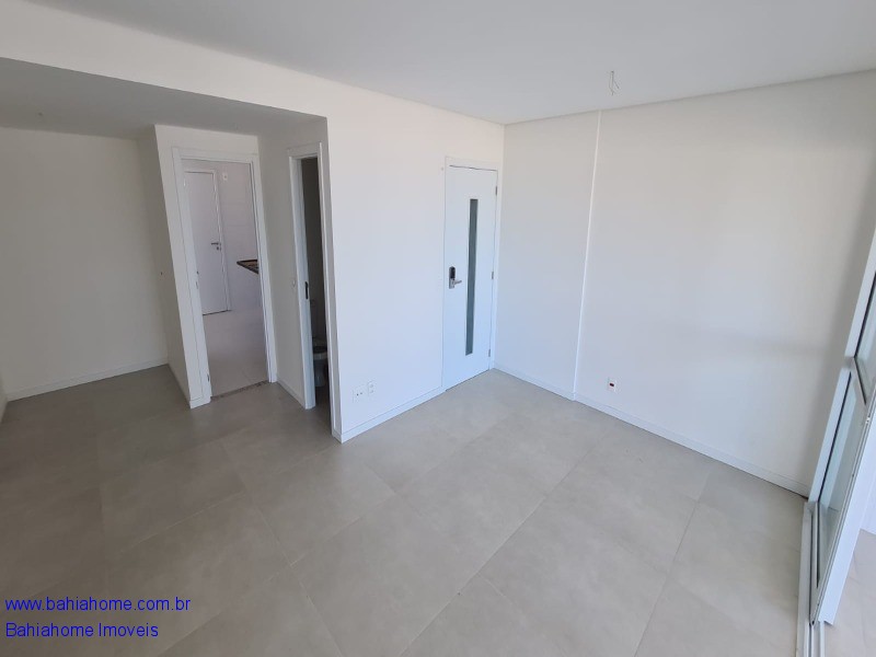 Apartamento à venda com 3 quartos, 106m² - Foto 2