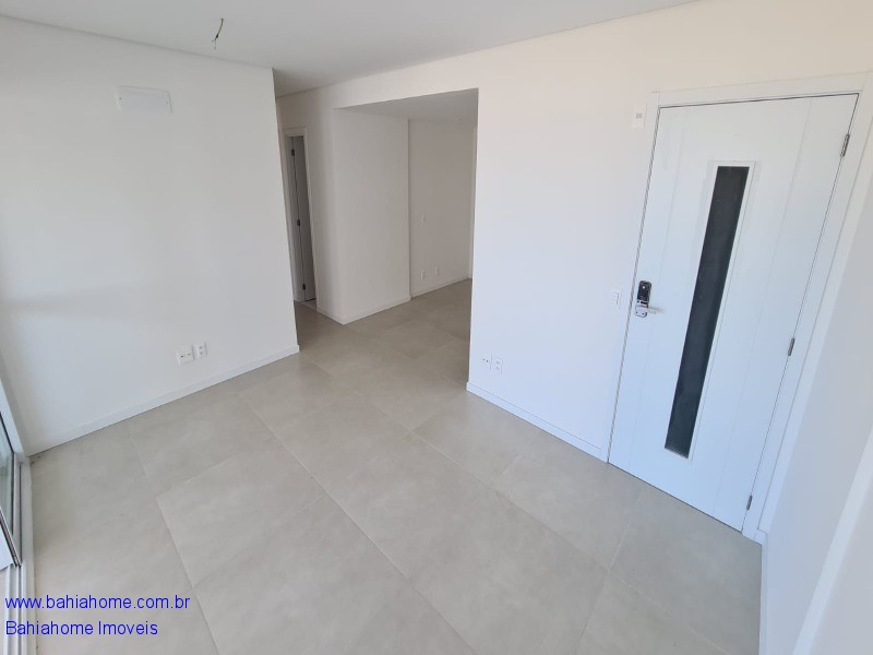 Apartamento à venda com 3 quartos, 106m² - Foto 3