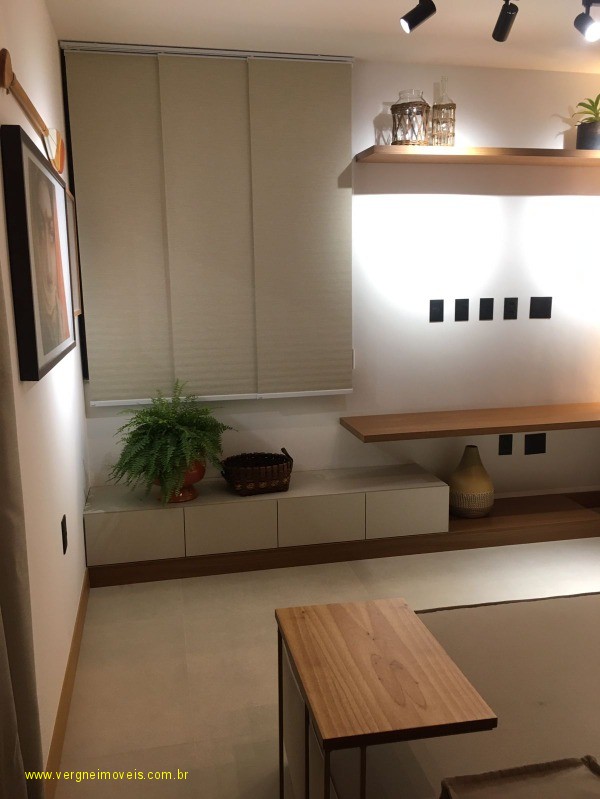 Casa à venda com 5 quartos, 308m² - Foto 15