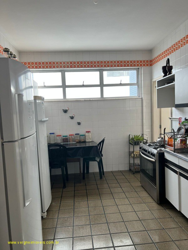 Apartamento à venda com 4 quartos, 245m² - Foto 12