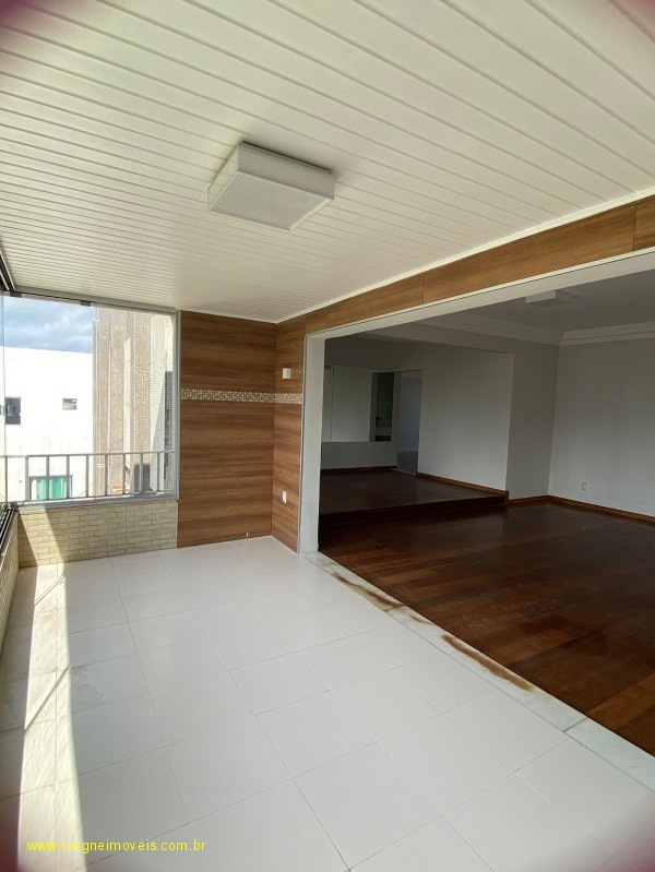 Apartamento à venda com 4 quartos, 210m² - Foto 3