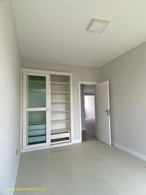 Apartamento à venda com 4 quartos, 210m² - Foto 17