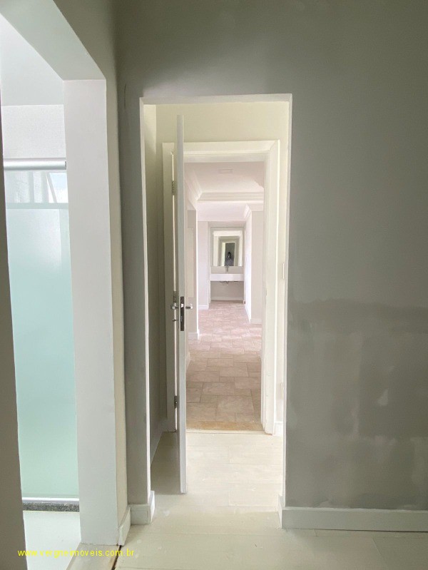 Apartamento à venda com 4 quartos, 210m² - Foto 19