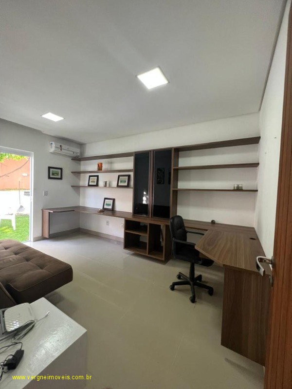 Casa de Condomínio à venda com 4 quartos, 320m² - Foto 13