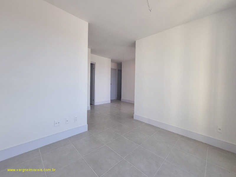 Apartamento à venda com 3 quartos, 117m² - Foto 1