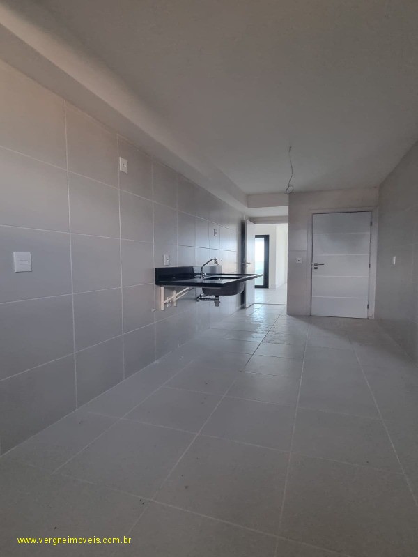 Apartamento à venda com 3 quartos, 117m² - Foto 10