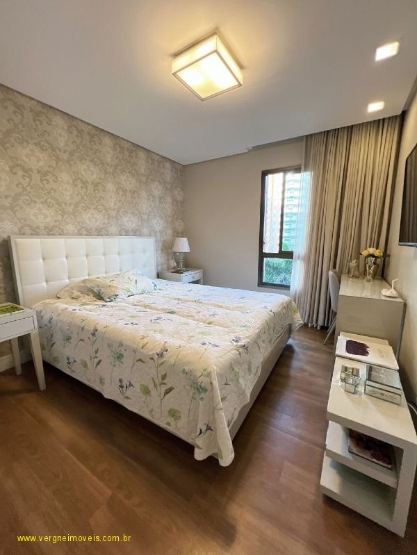 Apartamento à venda com 4 quartos, 142m² - Foto 13