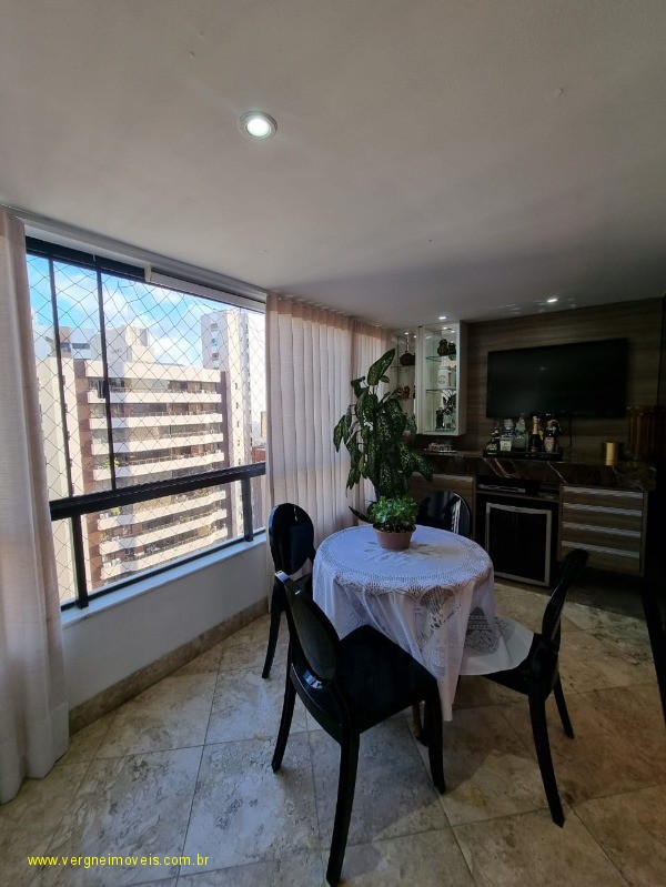 Apartamento à venda com 4 quartos, 224m² - Foto 9