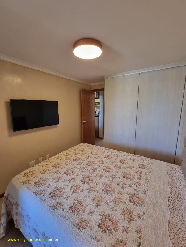 Casa à venda com 2 quartos, 72m² - Foto 12