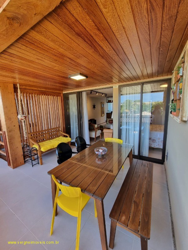 Casa à venda com 2 quartos, 72m² - Foto 3