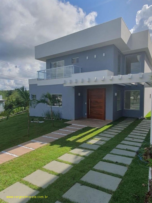 Casa de Condomínio à venda com 4 quartos, 300m² - Foto 1