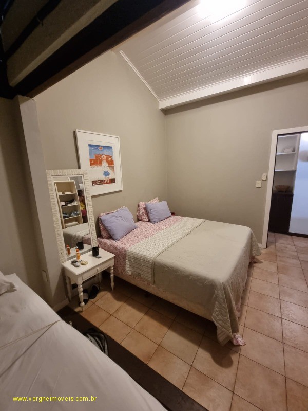 Casa de Condomínio à venda com 3 quartos, 220m² - Foto 29