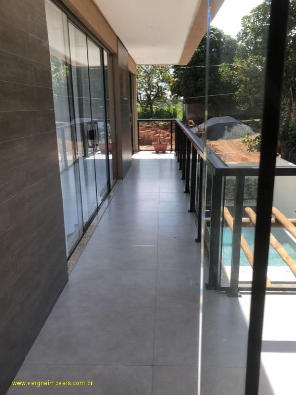 Casa à venda com 4 quartos, 300m² - Foto 16