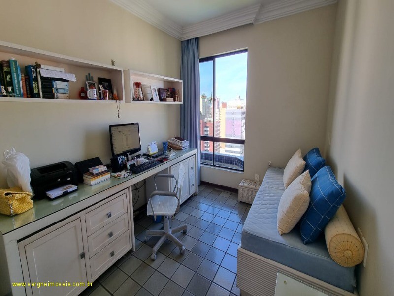 Apartamento à venda com 4 quartos, 295m² - Foto 17