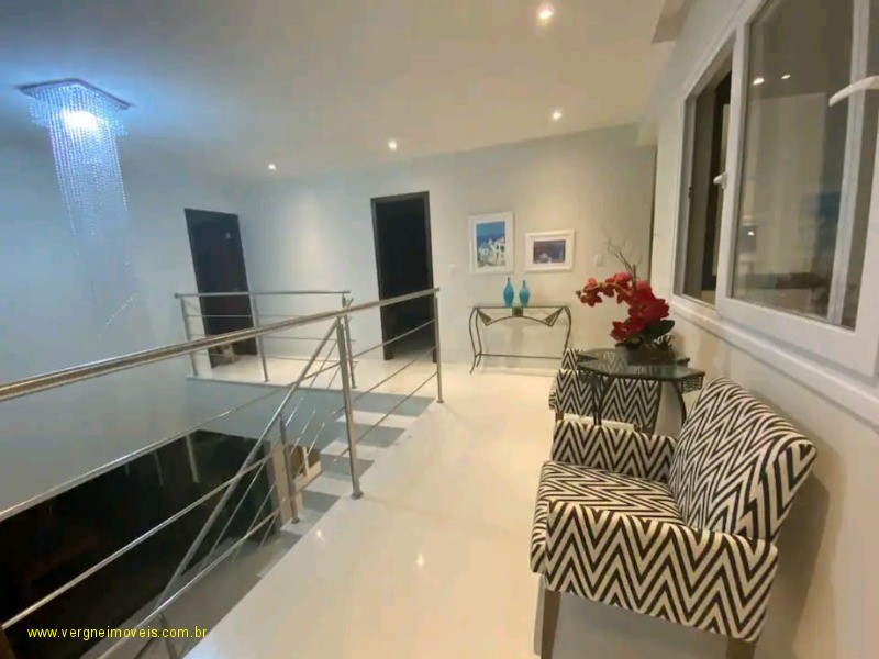 Casa à venda com 5 quartos, 330m² - Foto 16