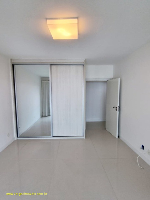 Apartamento à venda com 4 quartos, 226m² - Foto 13