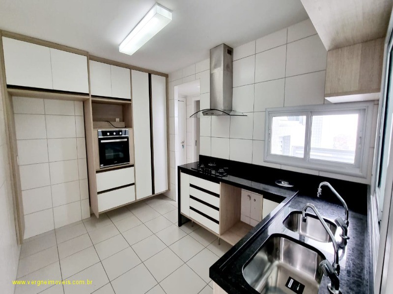 Apartamento à venda com 4 quartos, 226m² - Foto 23