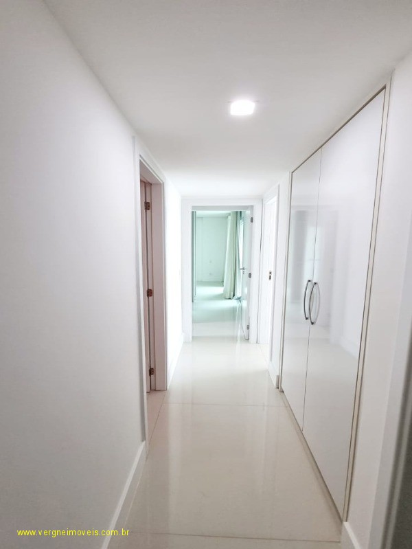 Apartamento à venda com 4 quartos, 226m² - Foto 12