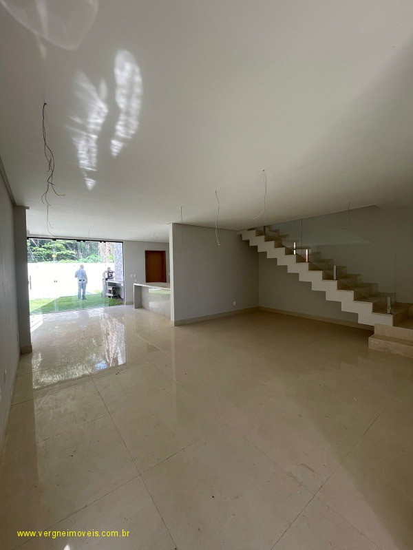 Casa de Condomínio à venda com 4 quartos, 220m² - Foto 29