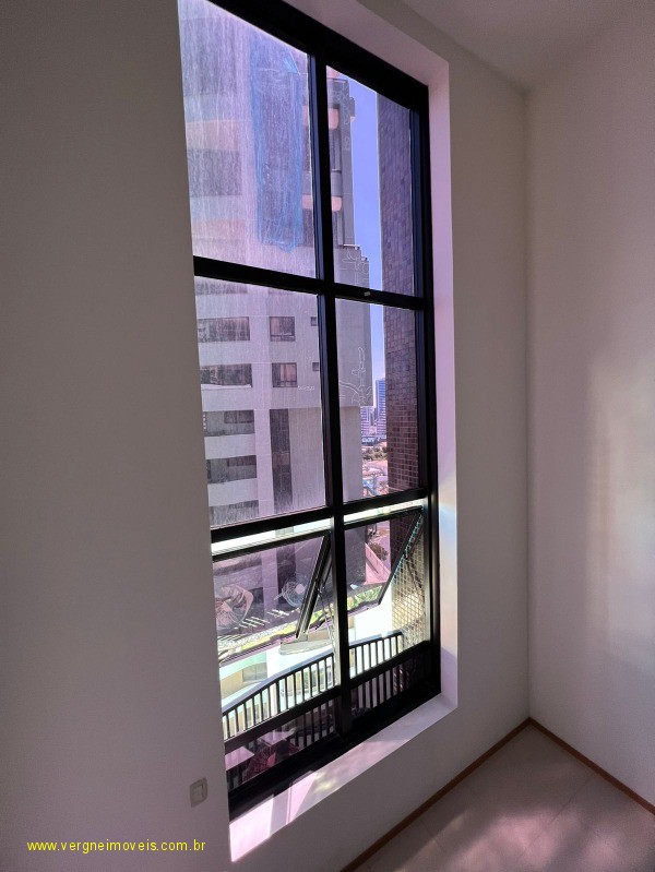 Apartamento à venda com 1 quarto, 64m² - Foto 14