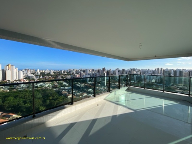 Apartamento à venda com 4 quartos, 212m² - Foto 1