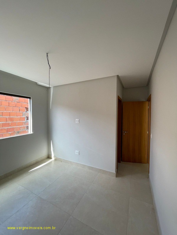 Casa de Condomínio à venda com 4 quartos, 220m² - Foto 19