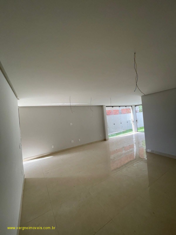 Casa de Condomínio à venda com 4 quartos, 220m² - Foto 6